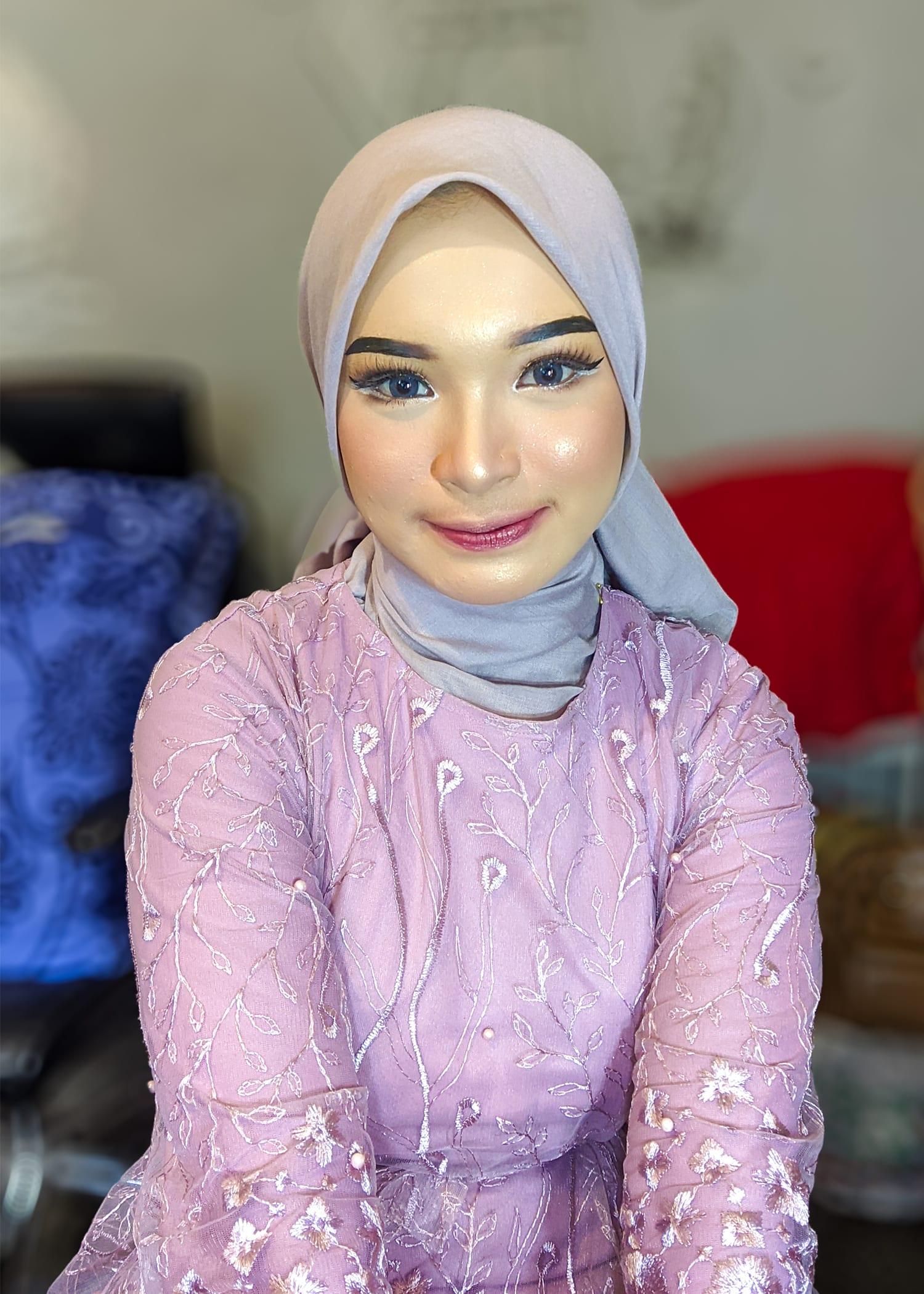 Make Up Wisuda