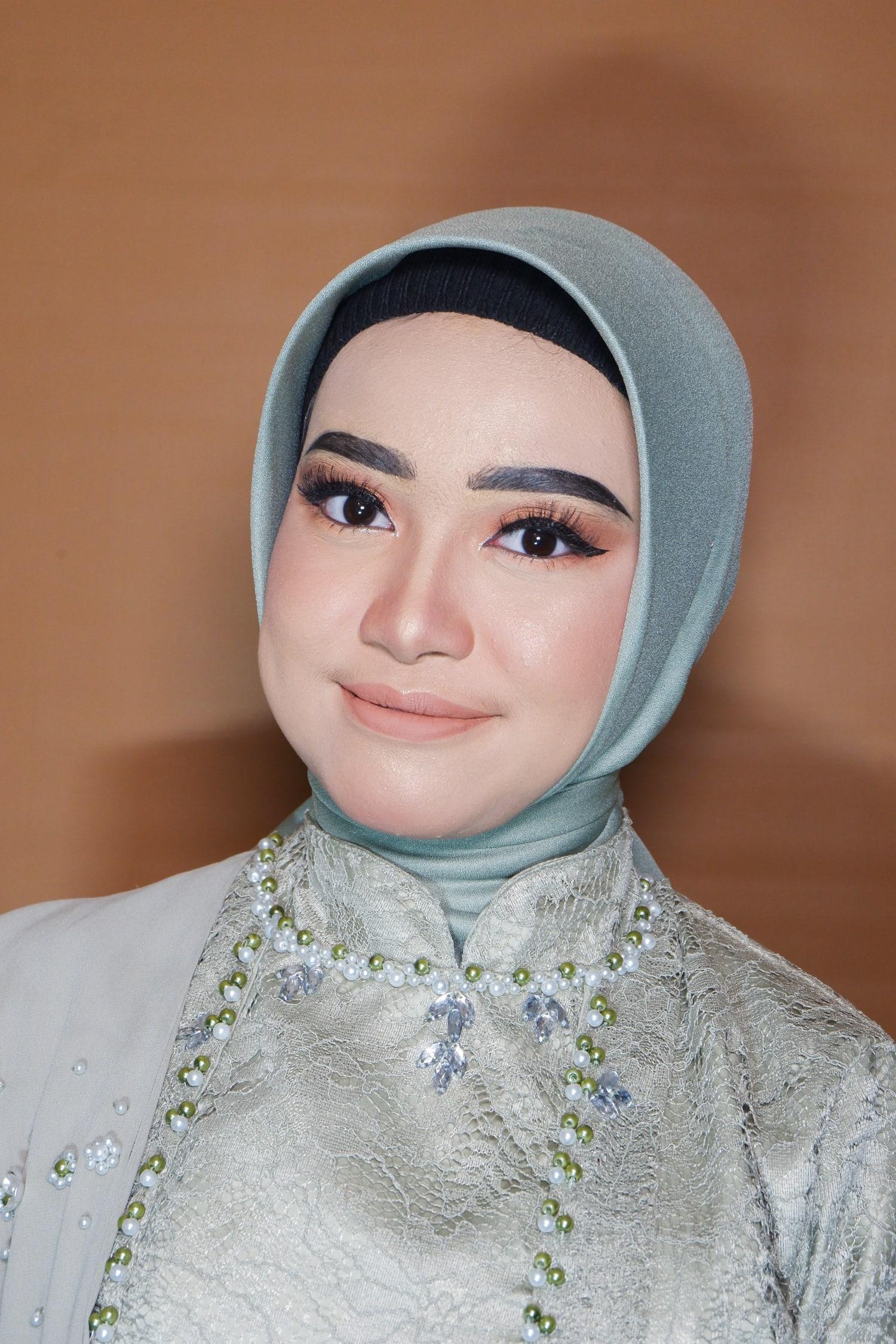 Makeup Wisuda