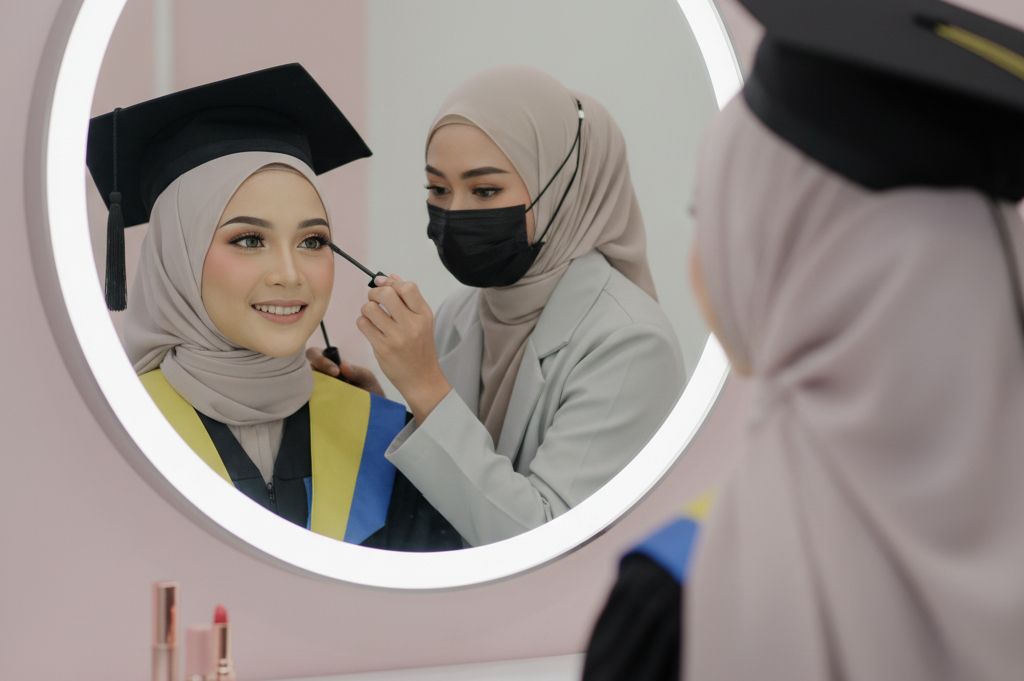 MUA Wisuda
