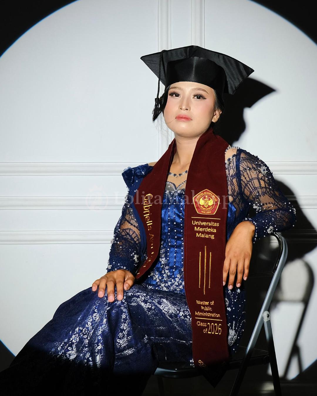 Makeup Wisuda